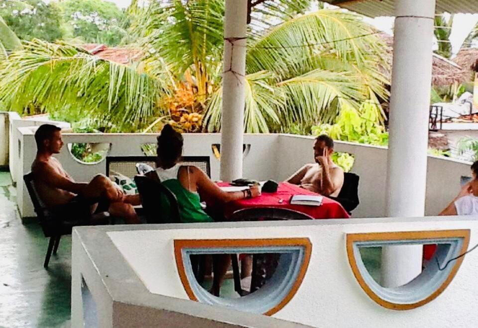 Sunrise Guest House & Restaurant แทนกาลเล ภายนอก รูปภาพ