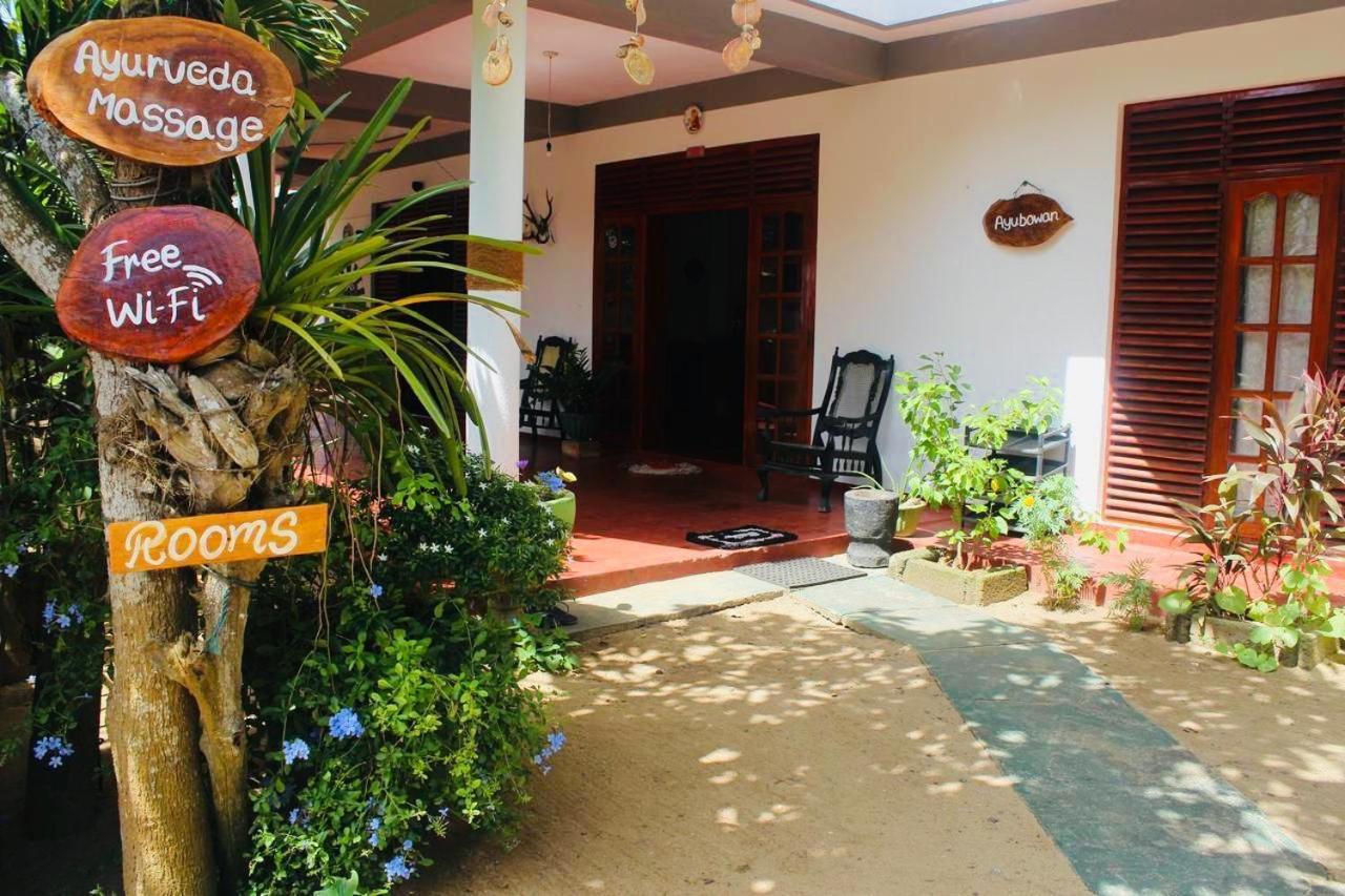 Sunrise Guest House & Restaurant แทนกาลเล ภายนอก รูปภาพ