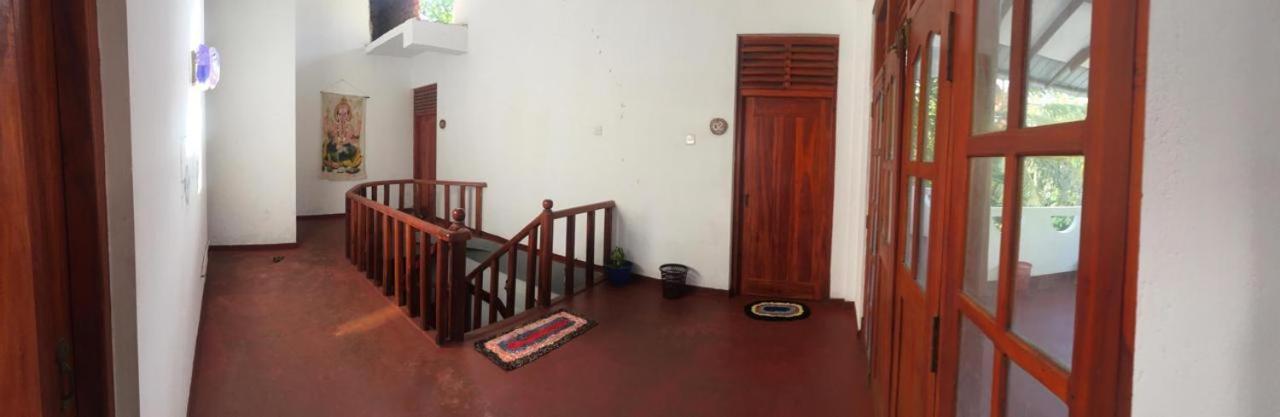 Sunrise Guest House & Restaurant แทนกาลเล ภายนอก รูปภาพ