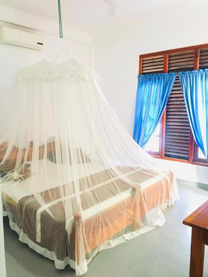 Sunrise Guest House & Restaurant แทนกาลเล ภายนอก รูปภาพ