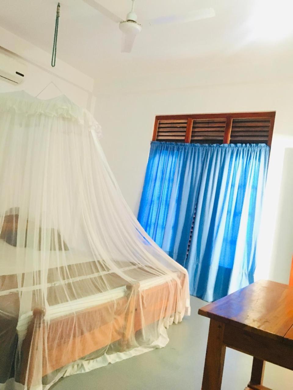 Sunrise Guest House & Restaurant แทนกาลเล ภายนอก รูปภาพ