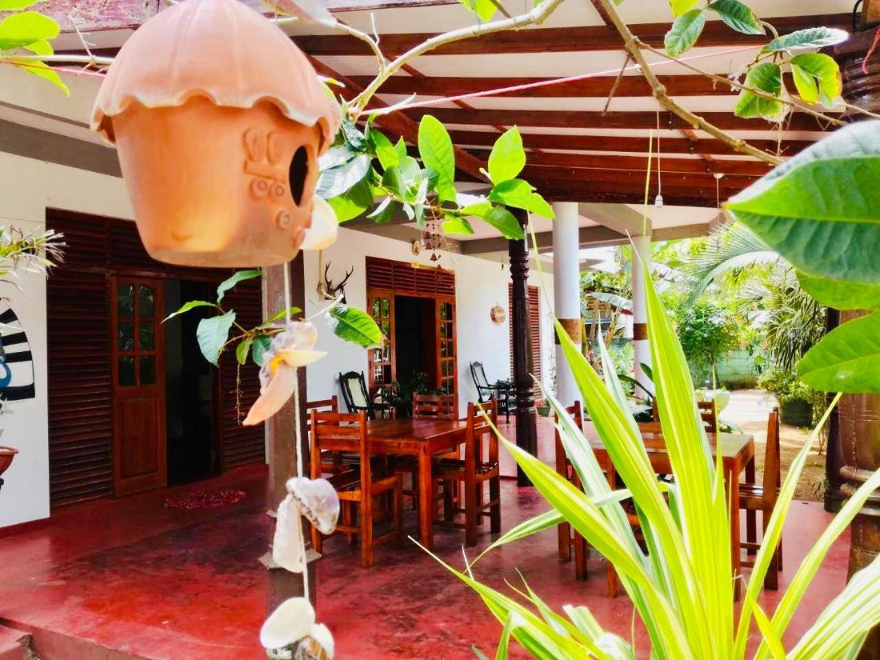 Sunrise Guest House & Restaurant แทนกาลเล ภายนอก รูปภาพ